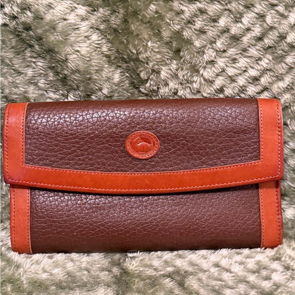 Dooney and Bourke W04 Checkbook organizer